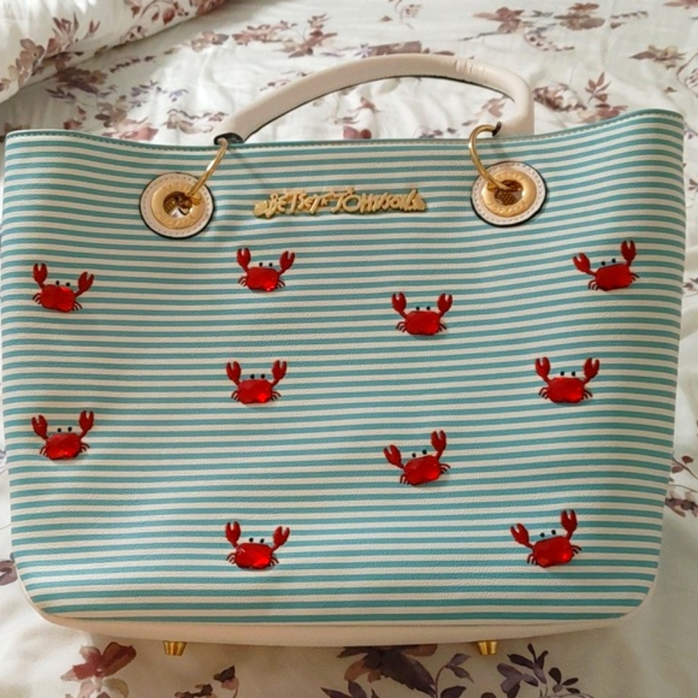 Betsey Johnson Don't Be A Shellfish purse
